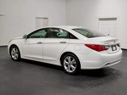 2011 Hyundai SONATA Limited