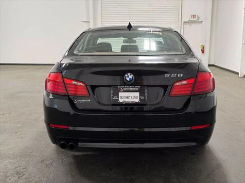 2013 BMW 528 528i Sedan 4D