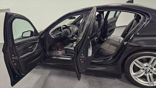 2013 BMW 528 528i Sedan 4D
