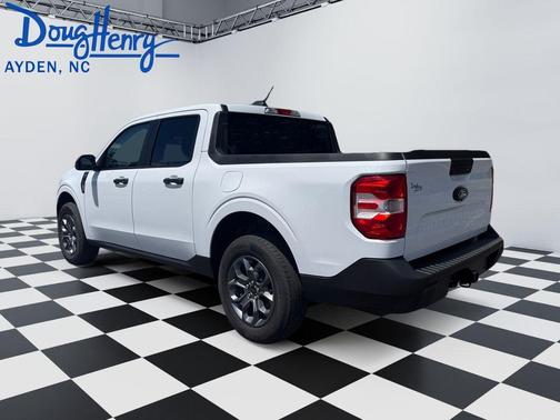 Oxford White 2025 Ford Maverick XLT