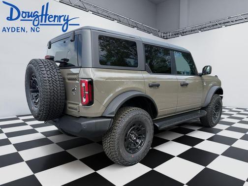 Gray 2026 Ford Bronco Outer Banks