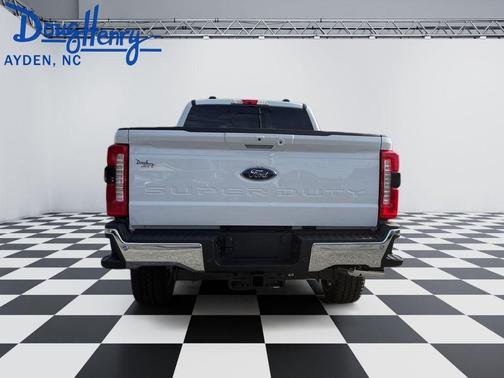 Oxford White 2026 Ford F-250 Lariat
