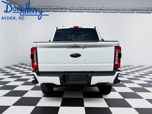 Oxford White 2025 Ford F-250 Lariat