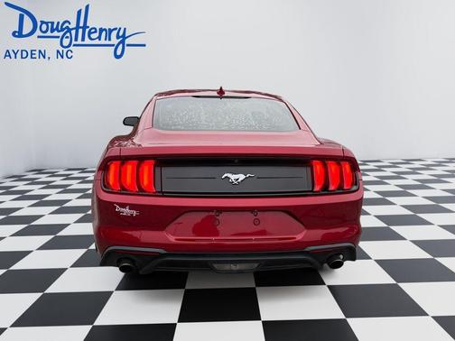 2022 Ford Mustang EcoBoost