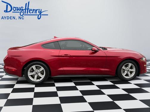 2022 Ford Mustang EcoBoost