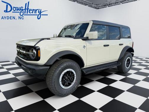 Desert Sand 2026 Ford Bronco Outer Banks