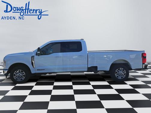 Oxford White 2026 Ford F-250 Lariat