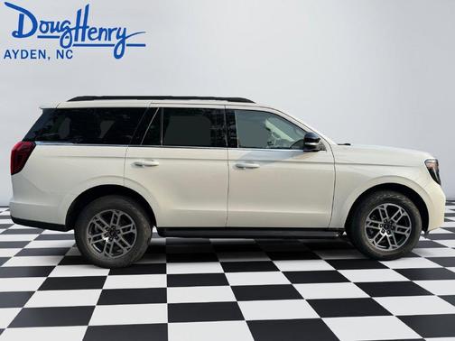 White Metallic 2026 Ford Expedition Active 4x2