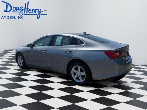 Sterling Gray Metallic 2024 Chevrolet Malibu LT