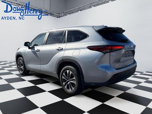 2024 Toyota Highlander 