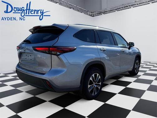 2024 Toyota Highlander 