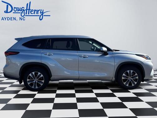 2024 Toyota Highlander 