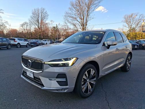 2023 Volvo XC60 B6 AWD Ultimate Bright