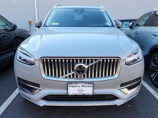 2024 Volvo XC90 B6 Plus Bright 7-Seater