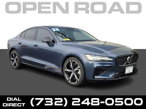 2023 Volvo S60 Recharge Plug-In Hybrid Plus Dark