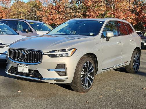 2023 Volvo XC60 Recharge Plug-In Hybrid Ultimate Bright
