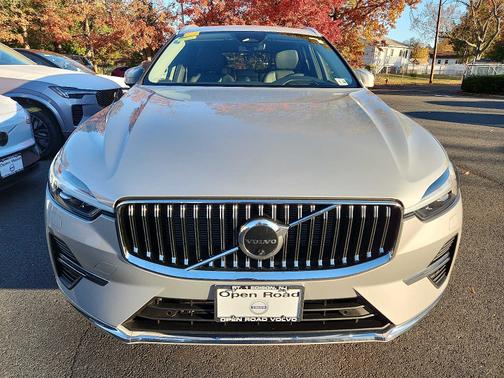 2023 Volvo XC60 Recharge Plug-In Hybrid Ultimate Bright