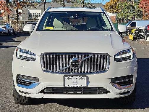 2024 Volvo XC90 T8 Ultimate Bright 7-Seater