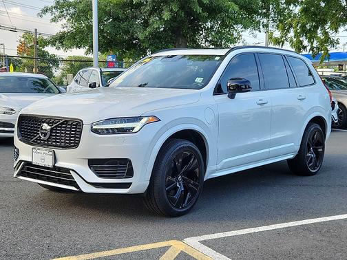2022 Volvo XC90 Recharge Plug-In Hybrid T8 R-Design Extended Range 7P