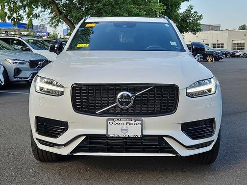 2022 Volvo XC90 Recharge Plug-In Hybrid T8 R-Design Extended Range 7P