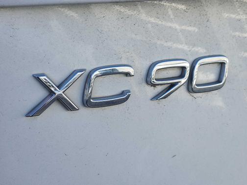 2022 Volvo XC90 T6 AWD Inscription 6 Seater