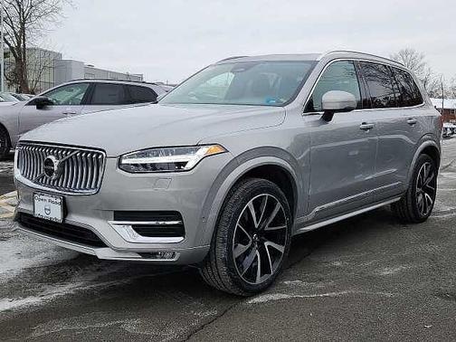 2023 Volvo XC90 Plus