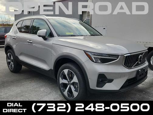 2023 Volvo XC40 B5 AWD Plus Bright