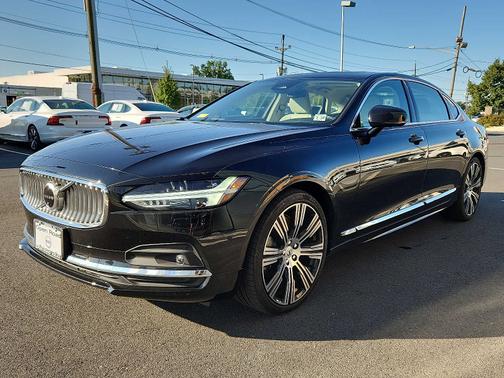 2023 Volvo S90 B6 AWD Ultimate Bright