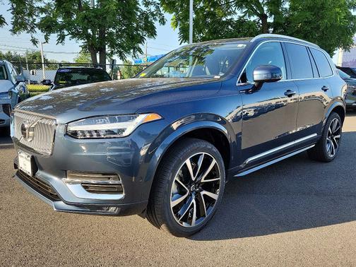2024 Volvo XC90 B6 Plus Bright 7-Seater
