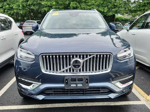 2023 Volvo XC90 B6 AWD Plus 7-Seater