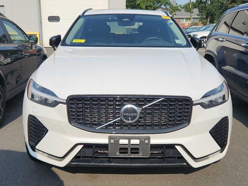 2024 Volvo XC60 B5 Plus Dark