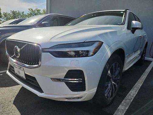 Crystal White 2023 Volvo XC60 Core