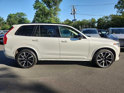2023 Volvo XC90 Recharge Plug-In Hybrid Plus Dark 7-Seater