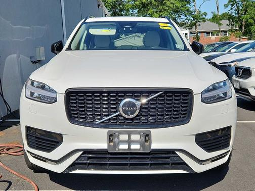 2023 Volvo XC90 Recharge Plug-In Hybrid Plus Dark 7-Seater