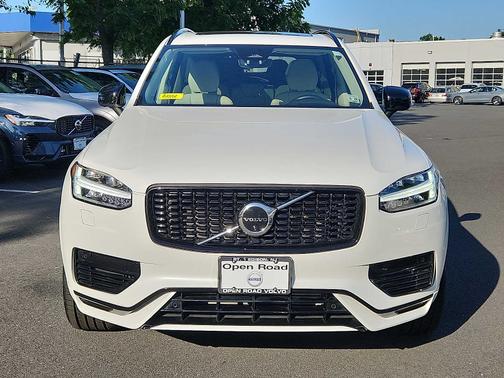 2023 Volvo XC90 Recharge Plug-In Hybrid Plus Dark 7-Seater