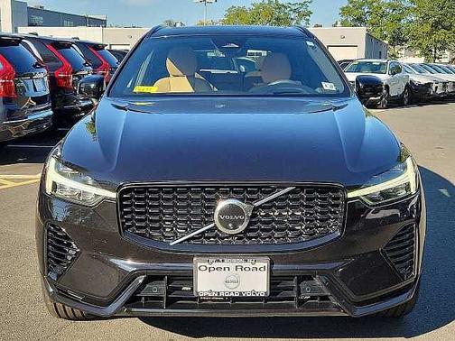 2023 Volvo XC60 Ultimate Dark