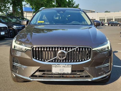 2022 Volvo XC60 Recharge Plug-In Hybrid T8 Inscription Extended Range