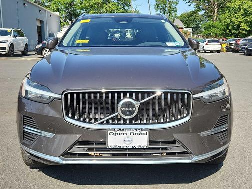 2022 Volvo XC60 Recharge Plug-In Hybrid T8 Inscription Extended Range