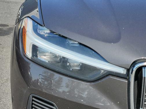 2022 Volvo XC60 Recharge Plug-In Hybrid T8 Inscription Extended Range