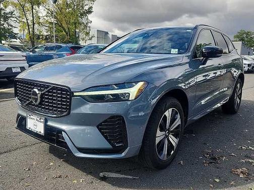 Thunder Grey 2024 Volvo XC60 Plus