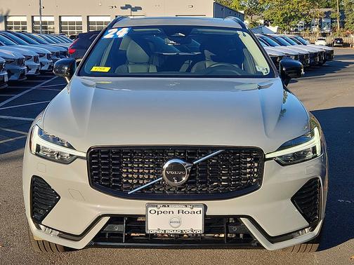 2024 Volvo XC60 B5 Plus Dark