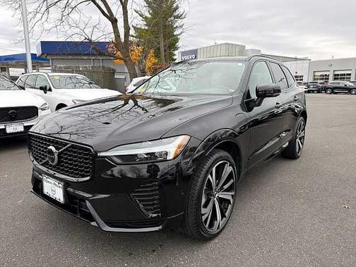 2024 Volvo XC60 T8 Ultimate Dark