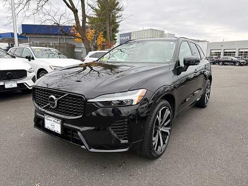 2024 Volvo XC60 T8 Ultimate Dark