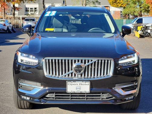 2023 Volvo XC90 B6 AWD Plus 7-Seater