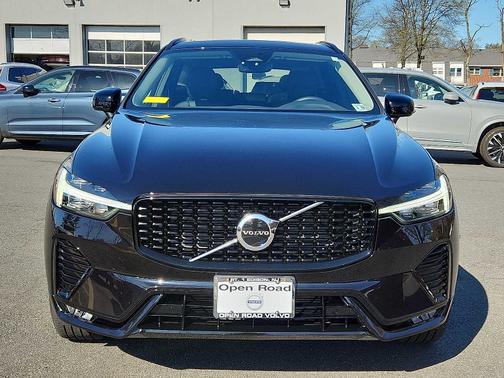 2024 Volvo XC60 B5 Core Dark