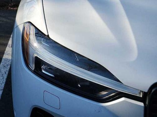 Crystal White 2023 Volvo XC60 B5 AWD Ultimate Dark