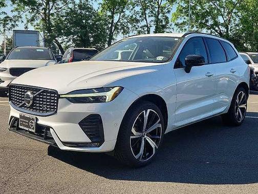 Crystal White 2023 Volvo XC60 B5 AWD Ultimate Dark