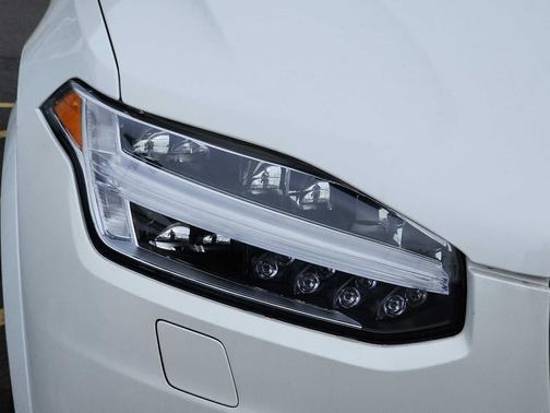 2024 Volvo XC90 B6 Ultimate Bright 7-Seater