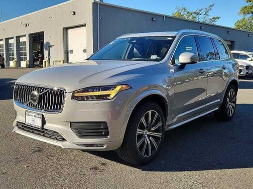 Silver Dawn 2023 Volvo XC90 Core