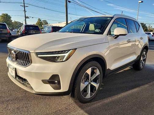 2023 Volvo XC40 Plus